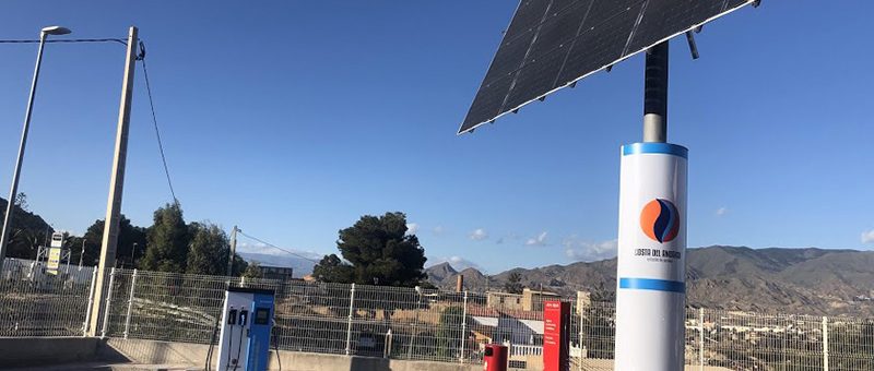 Abre en Huércal la primera ‘electrolinera’ a base de energía solar