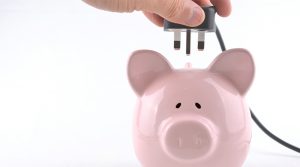 El plan del Gobierno para bajar el precio de la electricidad pasa por una subasta doble y esquivar la distorsión con el resto de Europa