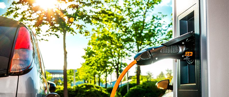 Europa propone exigir cargadores de coches eléctricos en los nuevos edificios