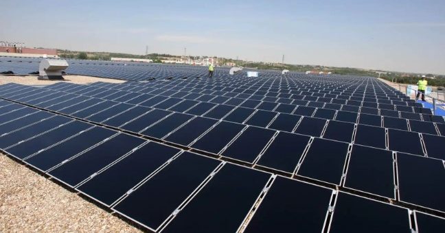 La solar acaricia convertirse en la principal fuente de electricidad este verano por primera vez en España