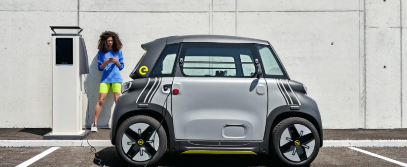 Los microcoches eléctricos que puedes conducir a partir de los 15 años en España