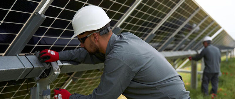 Las instalaciones solares en el mundo suben un 64% a mitad de 2025